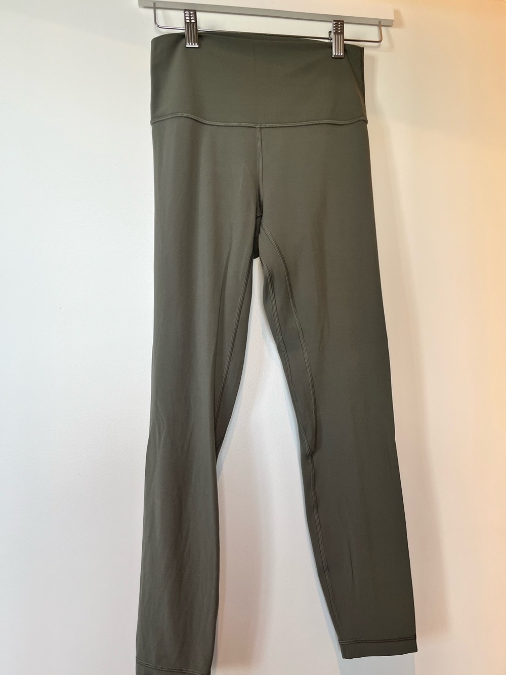 NWOT Lululemon | Align Aloha leggings | Olive | Size 6